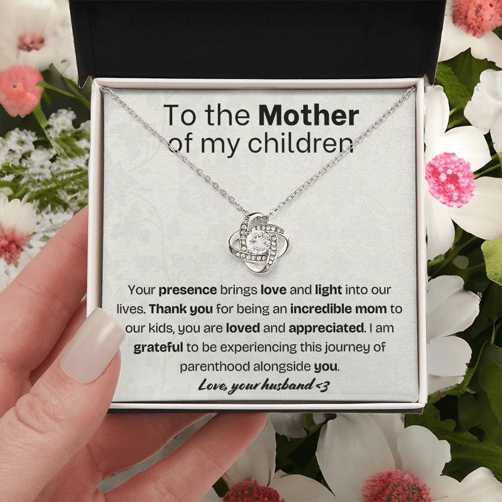 To the Mother of my children - Love knot necklace with message card